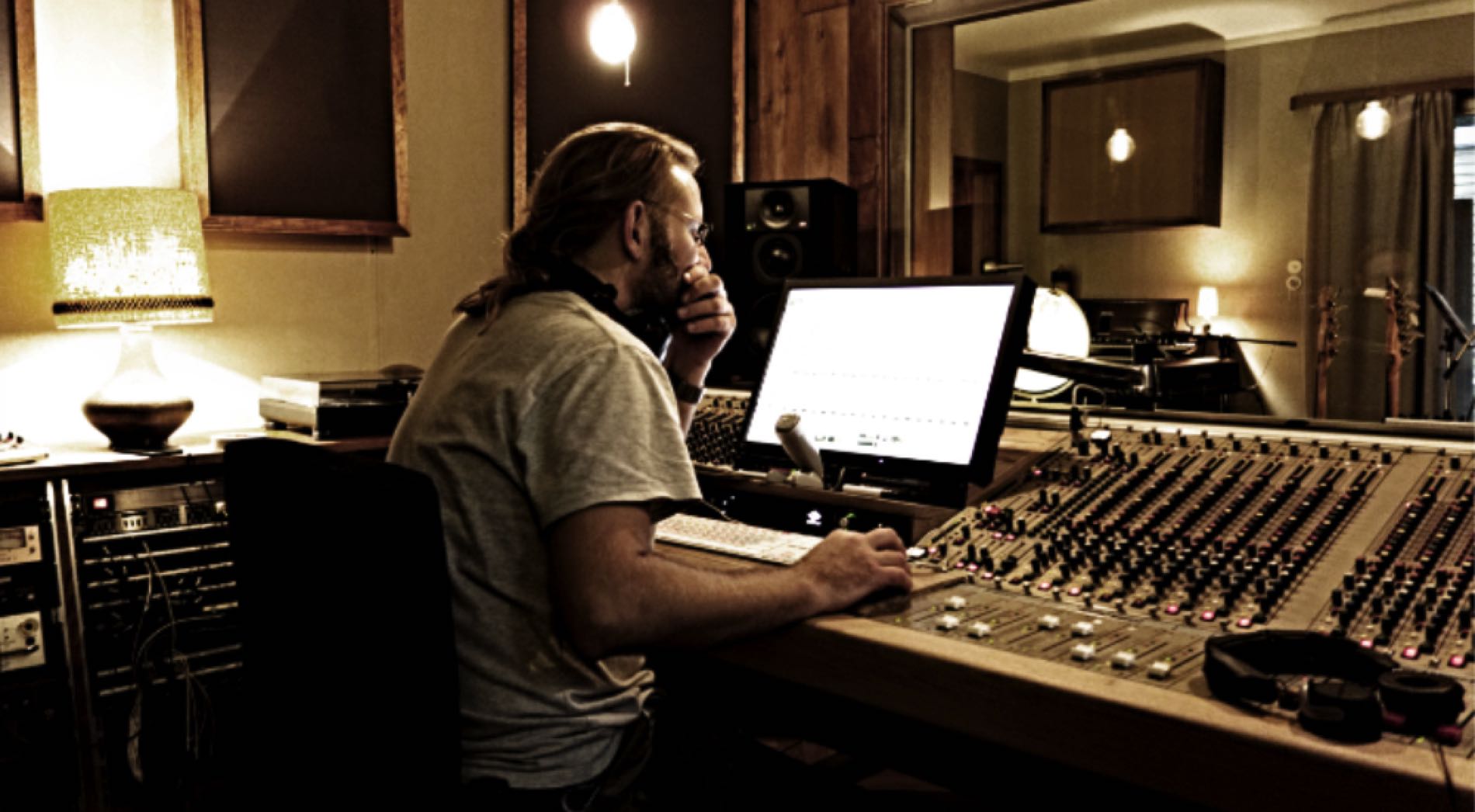 me_in_studio_01